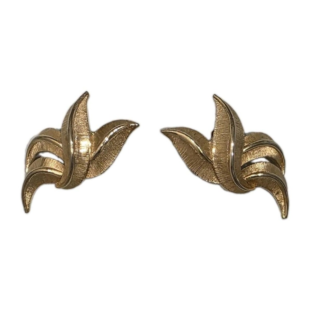 Crown Trifari Earrings Large Matte Gold Leaf Clip on Stud Earrings 60s Vintage